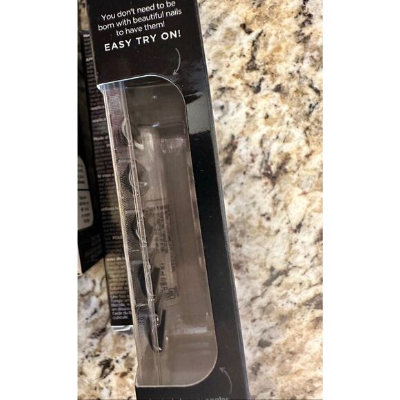 Sally Hansen Coffin Shaped Press on Nails 6 Sets of 24 Nails With Glue - Picture 6 of 6